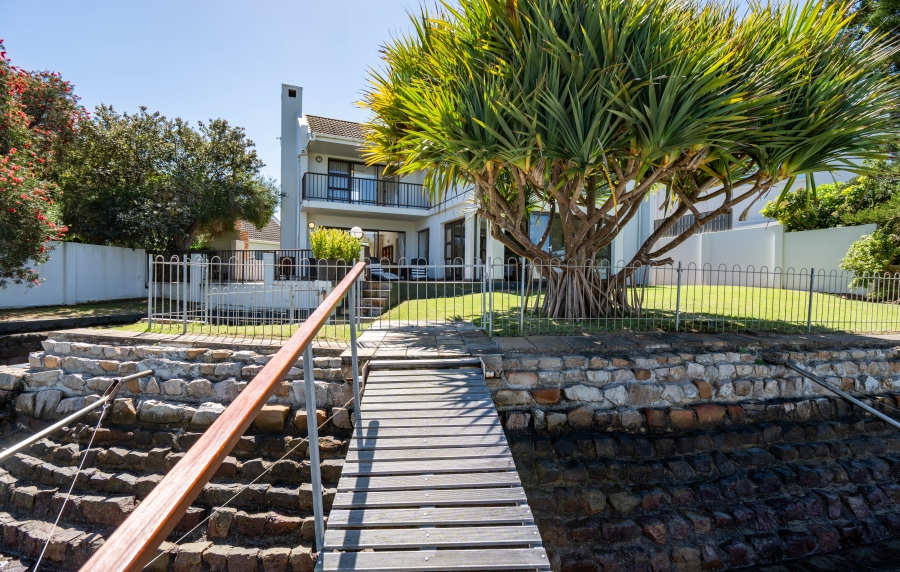 5 Bedroom Property for Sale in Royal Alfred Marina Eastern Cape